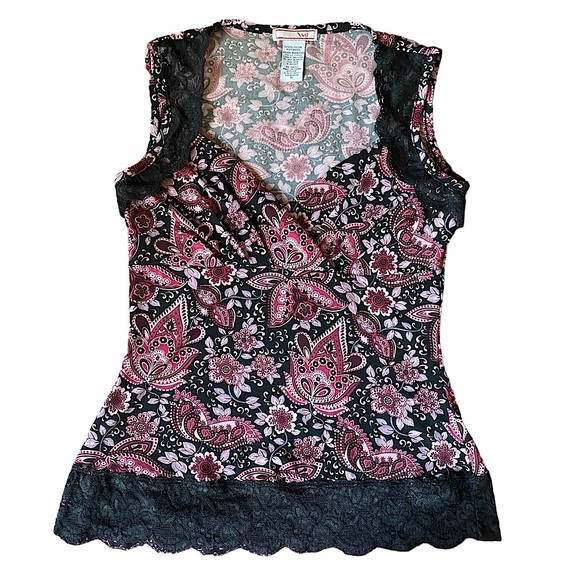 Vintage Tops - Y2K Floral Lace Tank Top